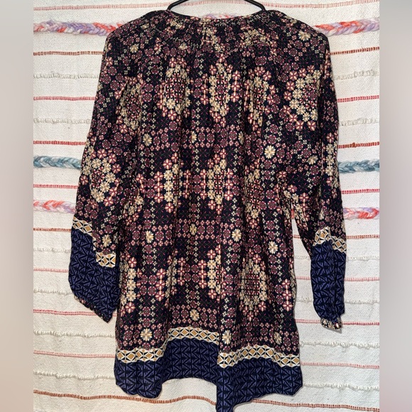 Anthropologie 11-1 Tyhlo Black and Red Geometric Floral Blouse - Picture 6 of 10